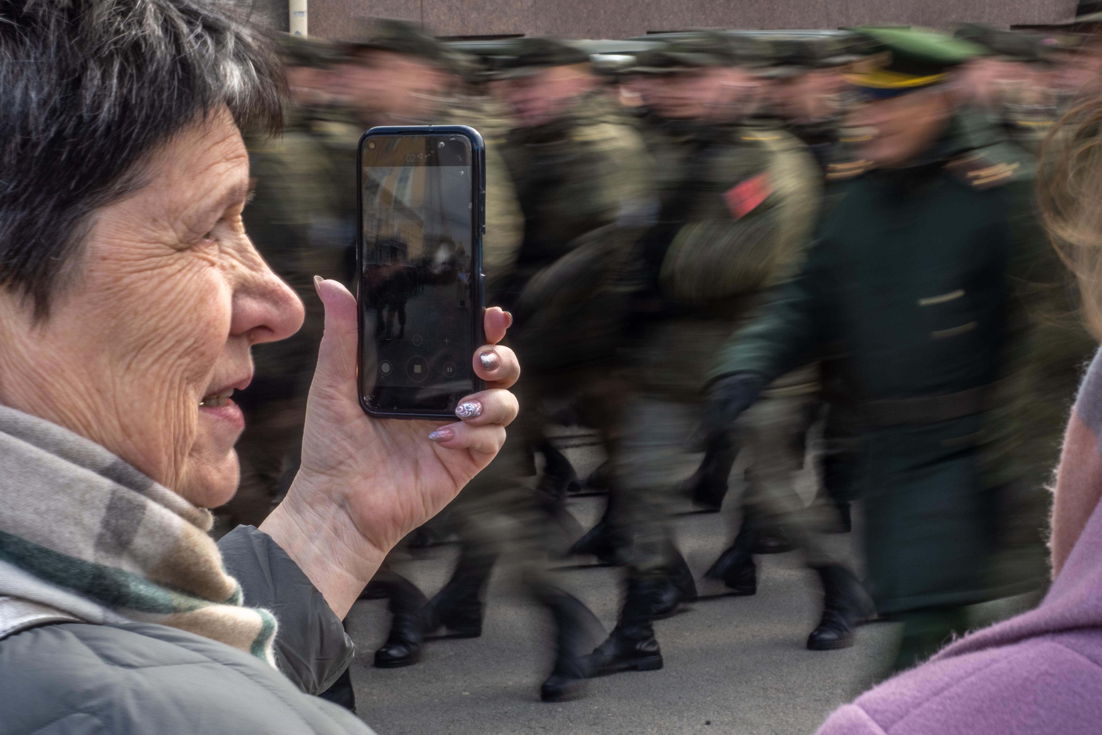 В России обсуждают бесплатный мобильный пакет для пенсионеров — новости на 22 апреля