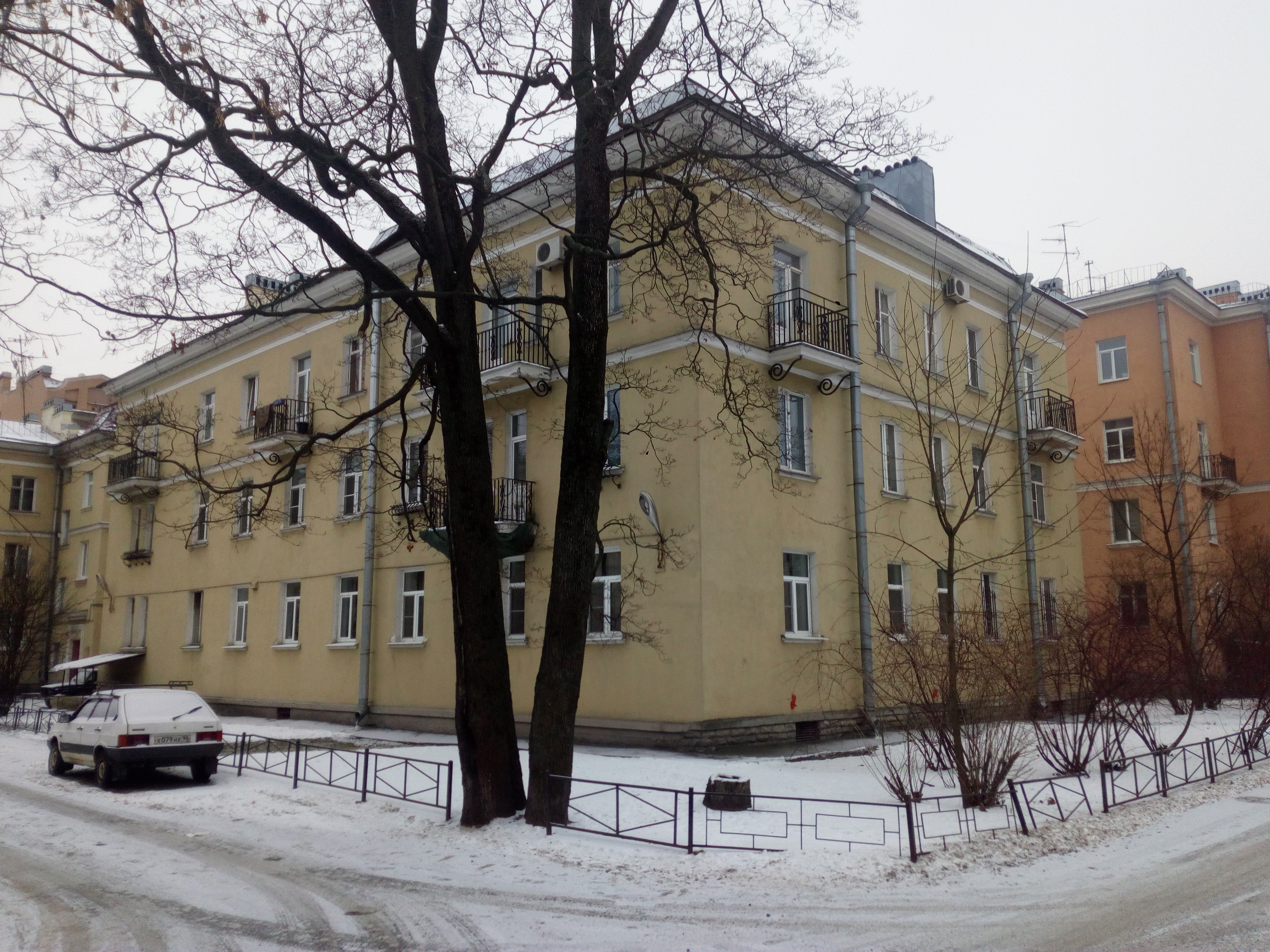 Приморский 37к2.jpg