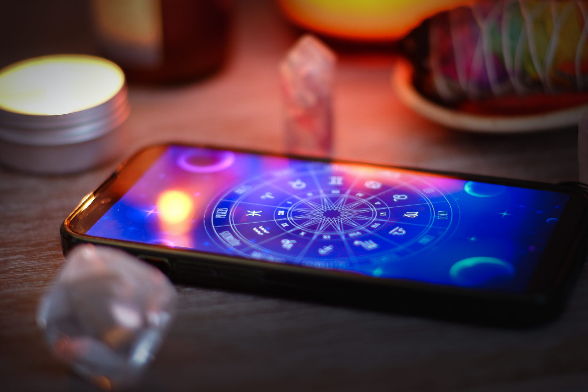 Гороскоп на май: Эмоции, перемены и новые возможности для каждого знака