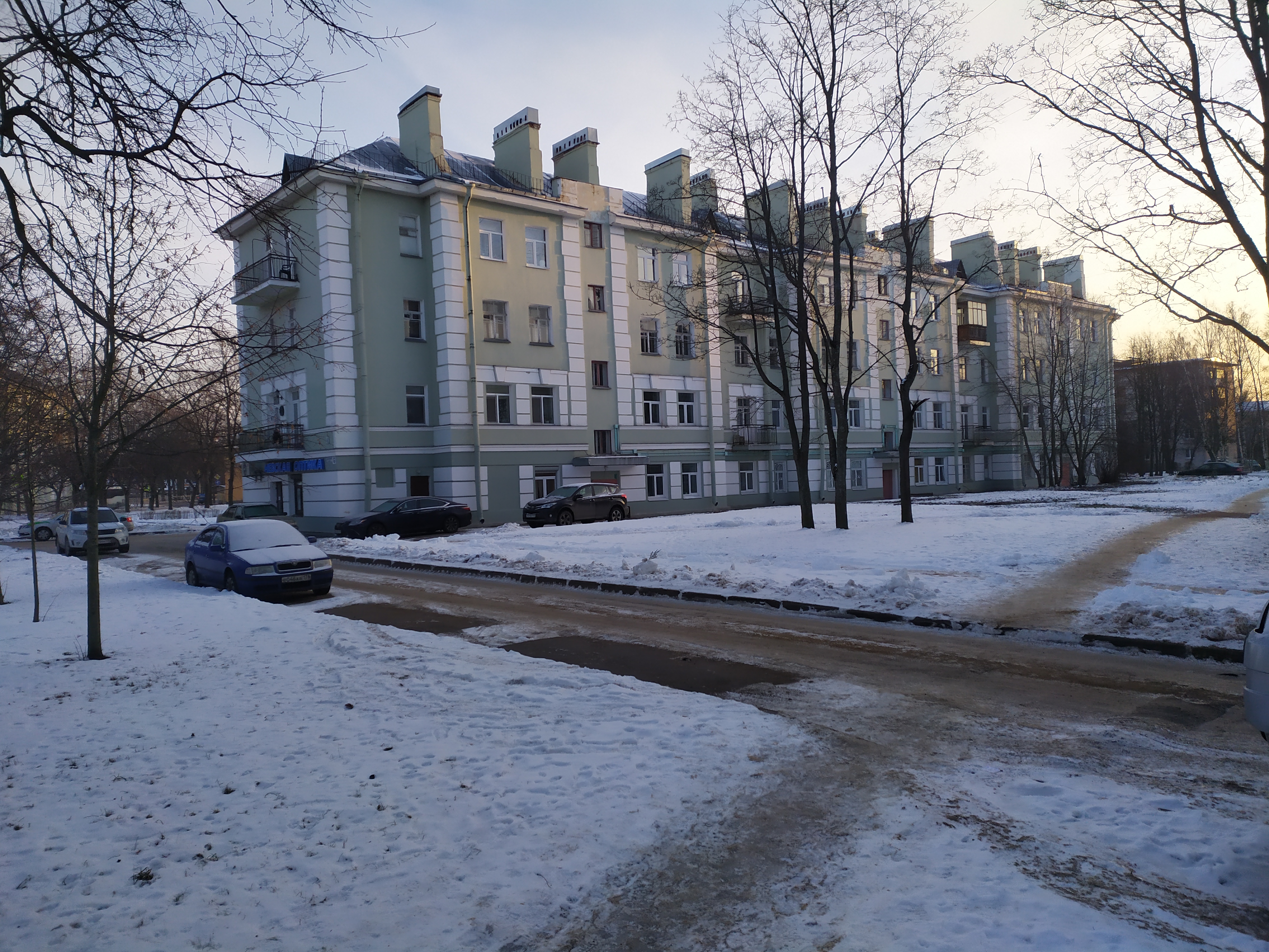 Петергоф, Эрлеровский бул. 4.JPG