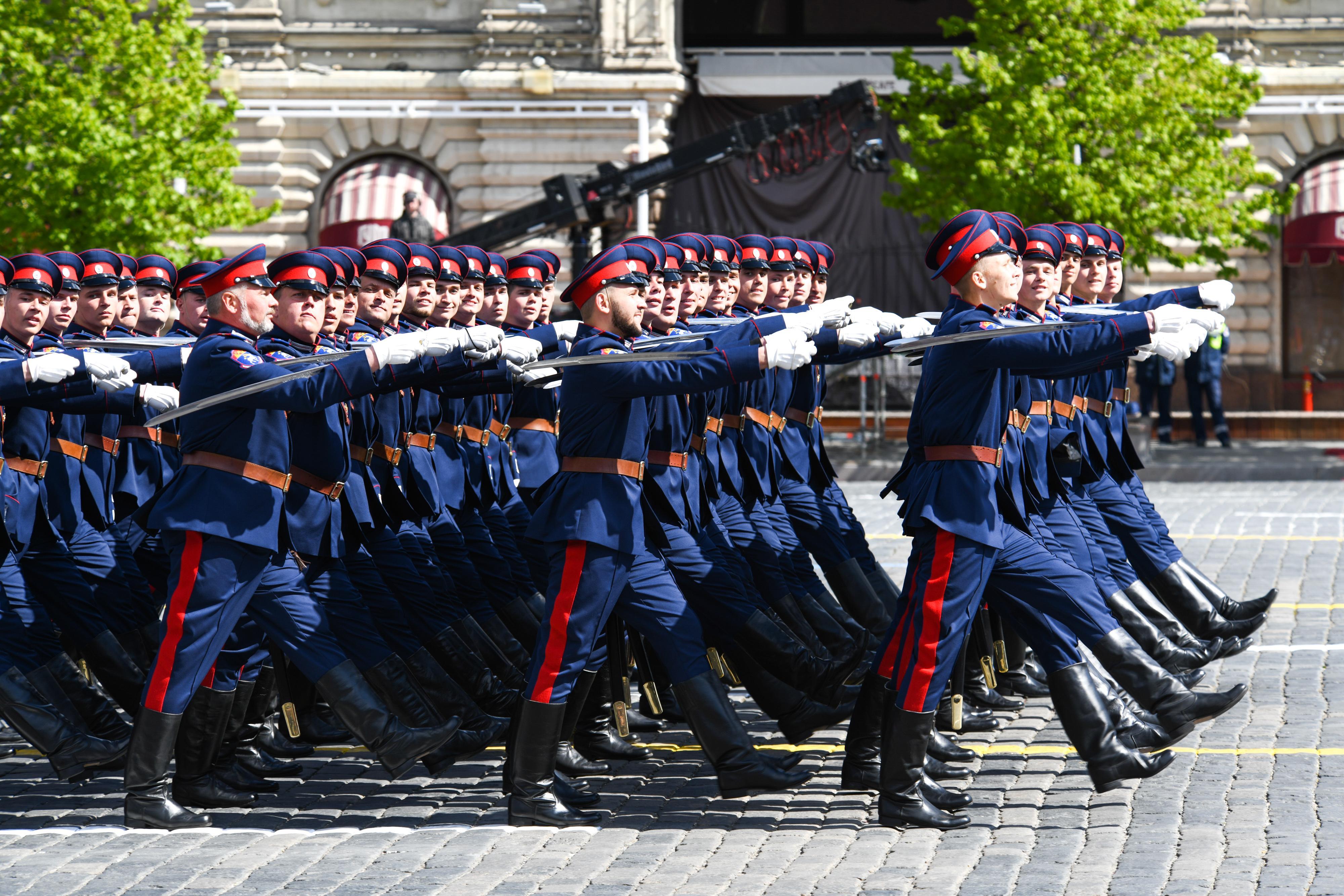 Парад Победы в Перми пройдет с техникой и салютом: как отметят 9 Мая в городах России