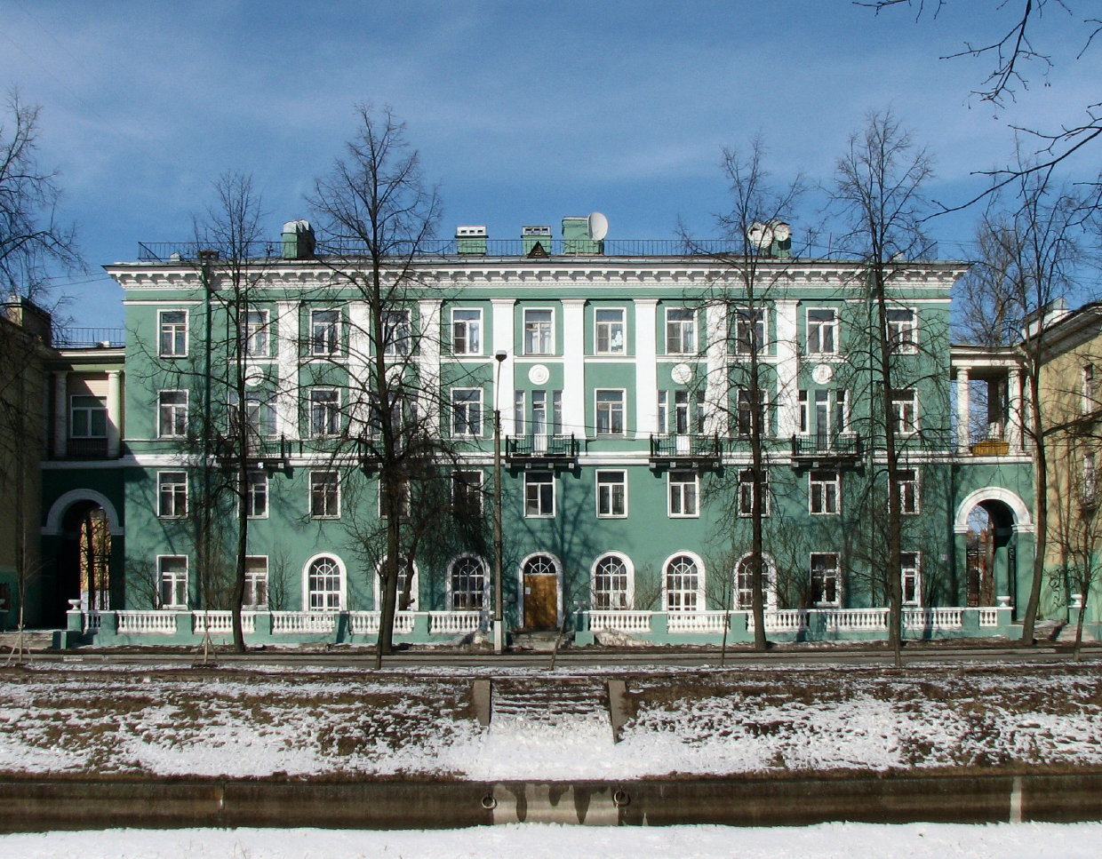 Колпино, Комсомольского наб. 18.jpg