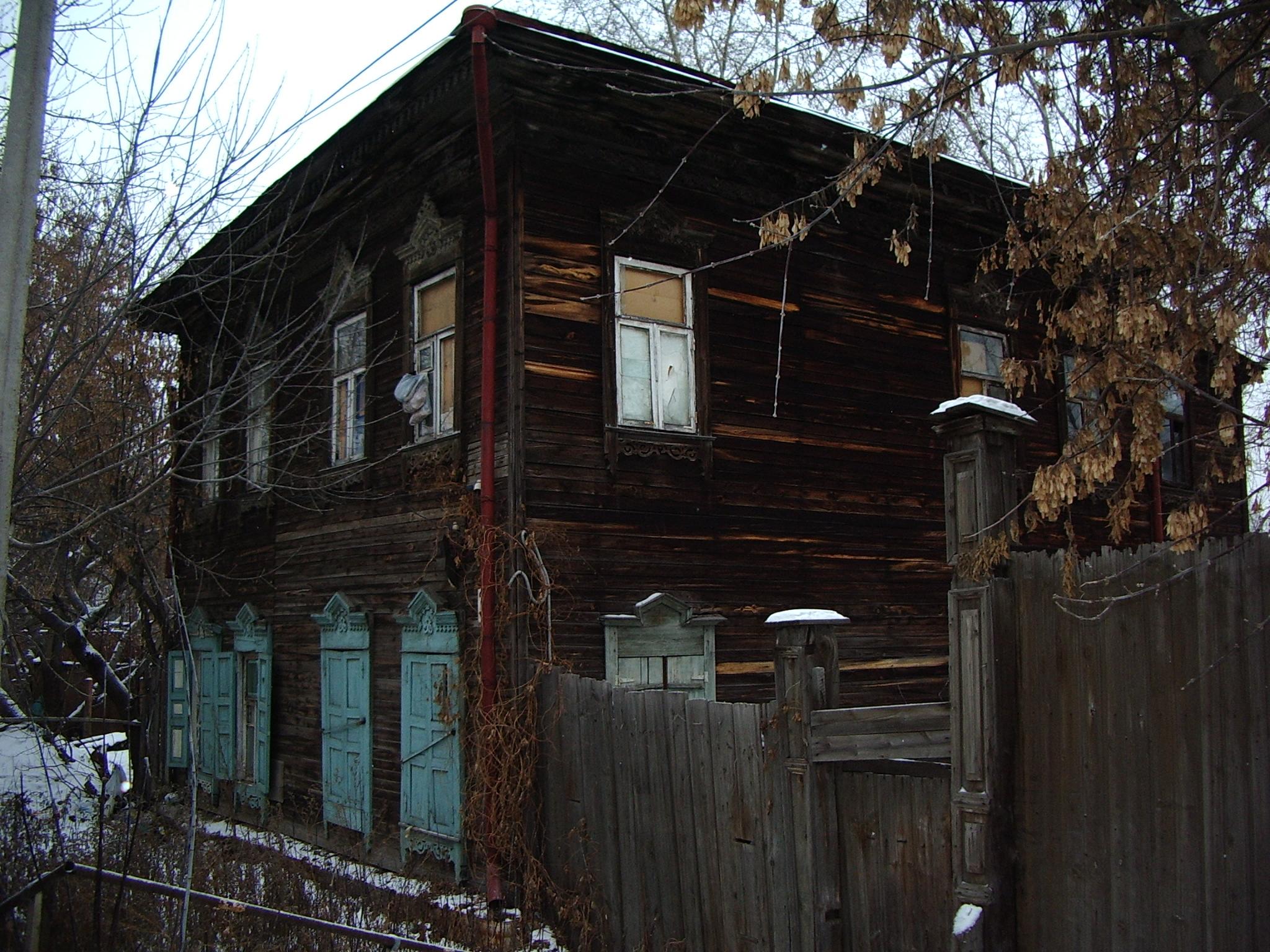 В Омске снесли дом детства поэта Роберта Рождественского ради несостоявшейся стройки