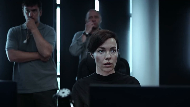 Уровень.угрозы.S01E01.WEB-DLRip.x264.seleZen.mkv_20260513_110244.648.png