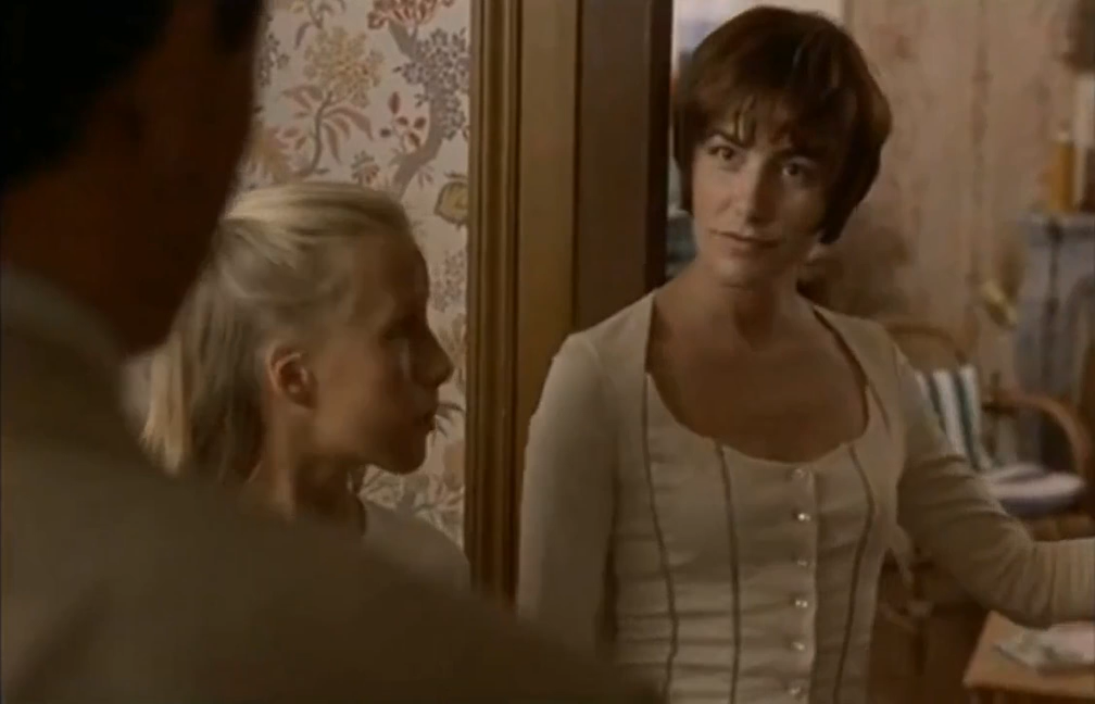 Dieu, l'amant de ma mere et le fils du charcutier (1995)_WEB-DLRip-AVC_.mkv_snapshot_00.08.55.785.png