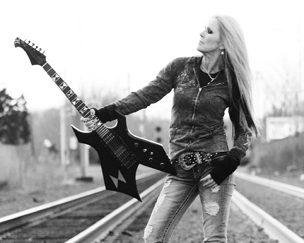Lita Ford  - Living Like A Runaway (2012)