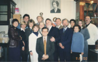 Профессор Бернсток с коллективом кафедры фармакологии, 2000