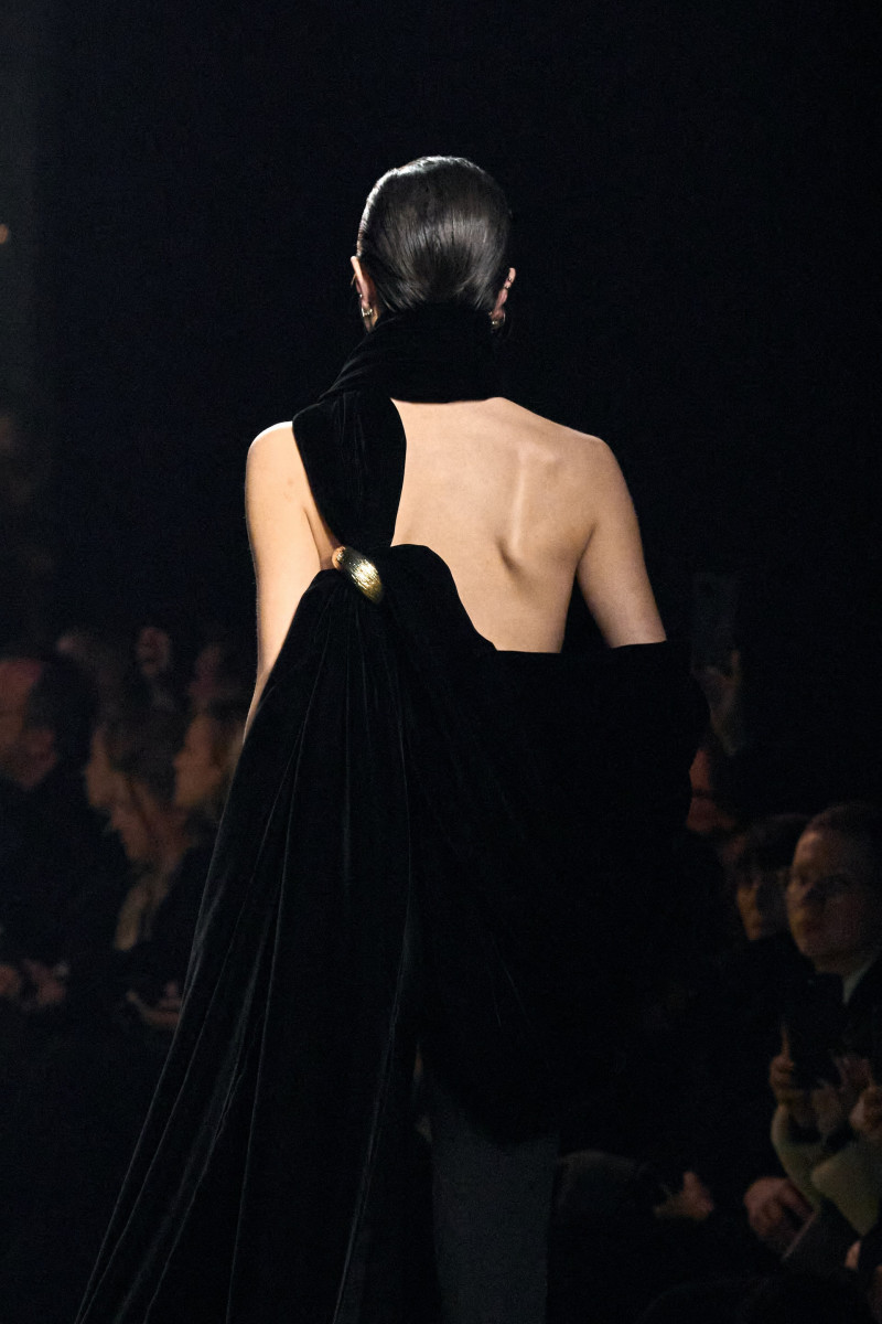 00097-saint-laurent-fall-2023-ready-to-wear-details-credit-gorunway.jpg