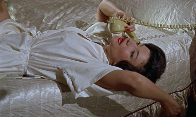Dr._No.1962.HDRip-AVC.ExKinoRay.mkv_snapshot_00.49.07.593.png