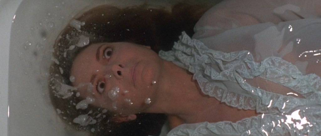 Sem.okrovavlennikh.orkhidei.1972.BDRip-AVC.ExKinoRay.mkv_snapshot_00.35.54.291.png