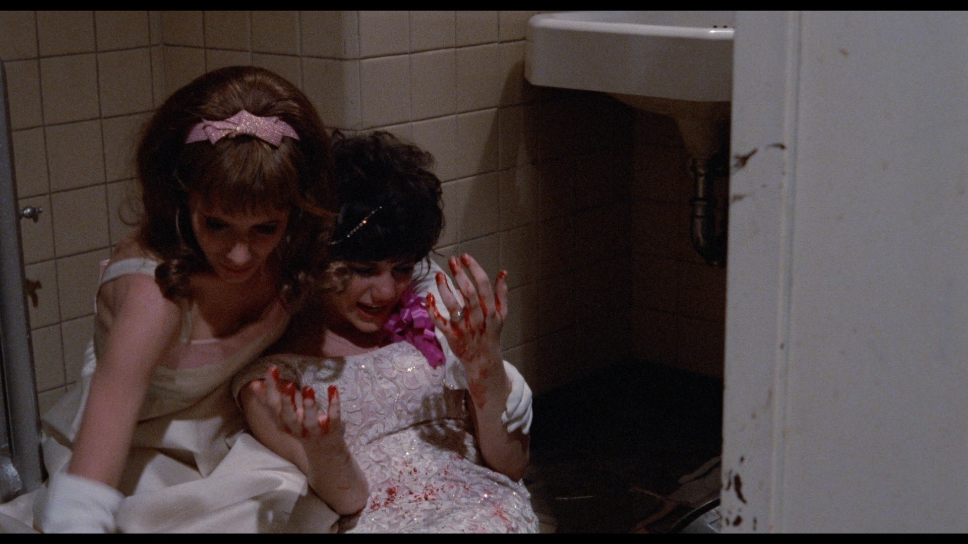 Baby.It's.You.1983.BDRemux.1080p.mkv_snapshot_00.55.01.915.png