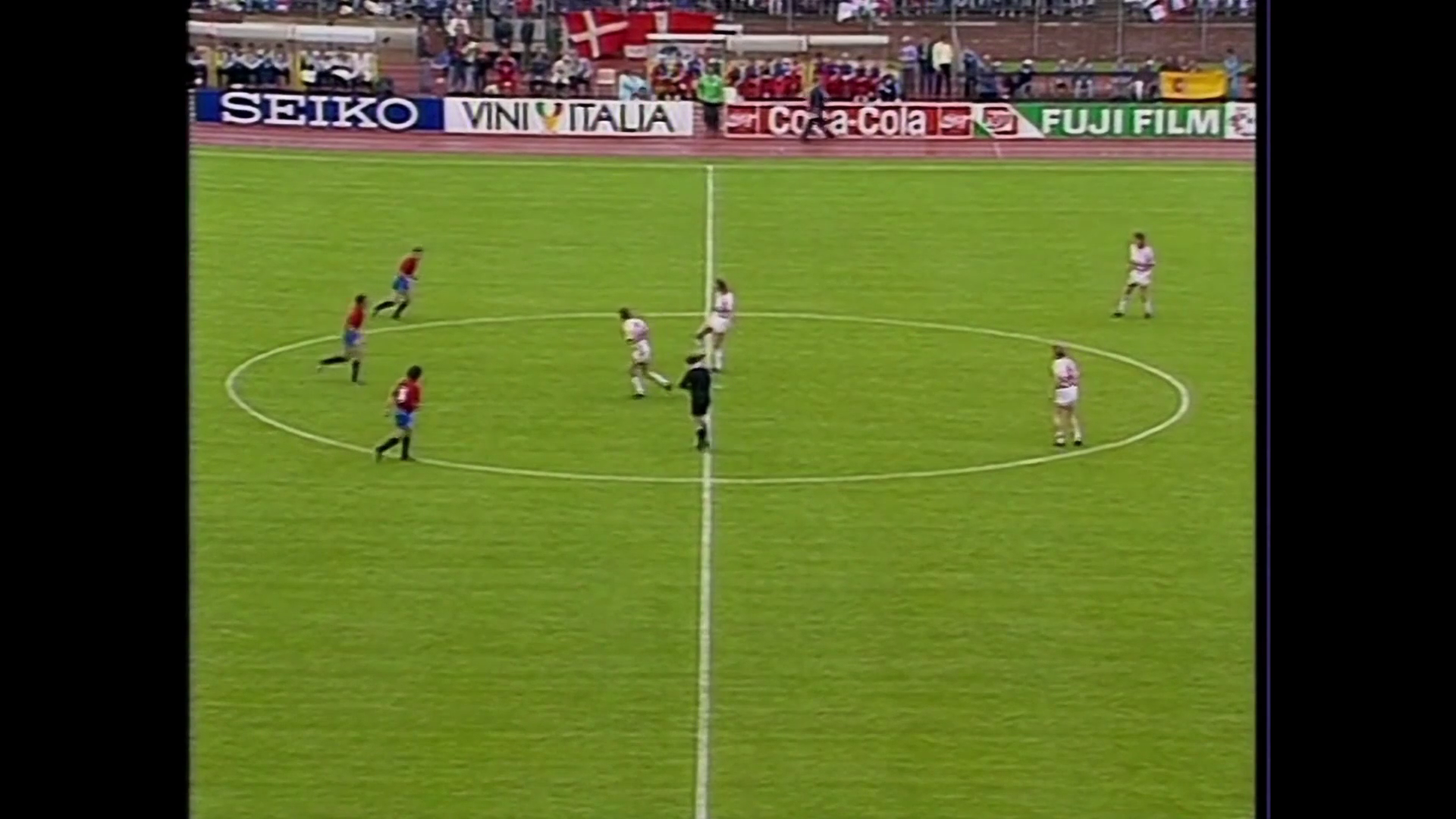 UEFA.Euro.1988.06.11.DEN-ESP.1080p50.EN.ES.mkv_000436120.png