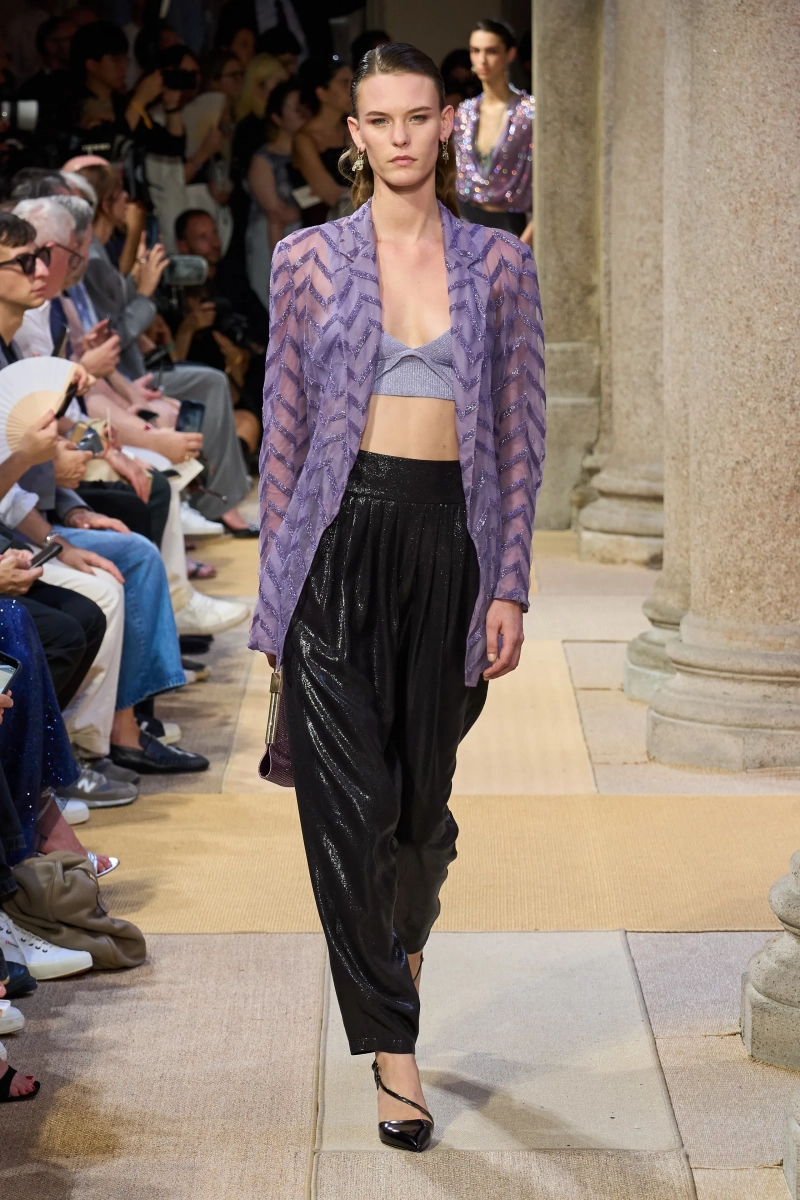 00028-giorgio-armani-resort-2027-credit-gorunway.webp
