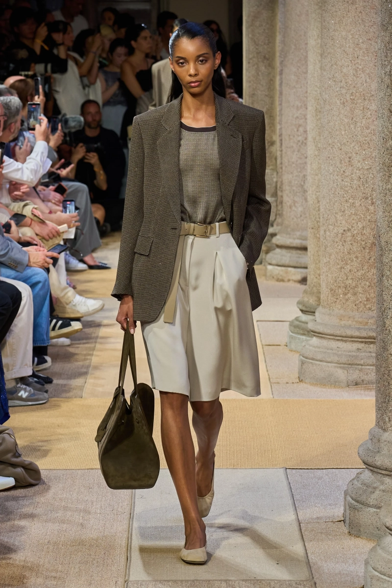 00007-giorgio-armani-spring-2027-menswear-credit-gorunway.webp