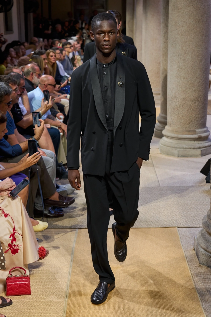 00158-giorgio-armani-spring-2027-menswear-credit-gorunway.webp