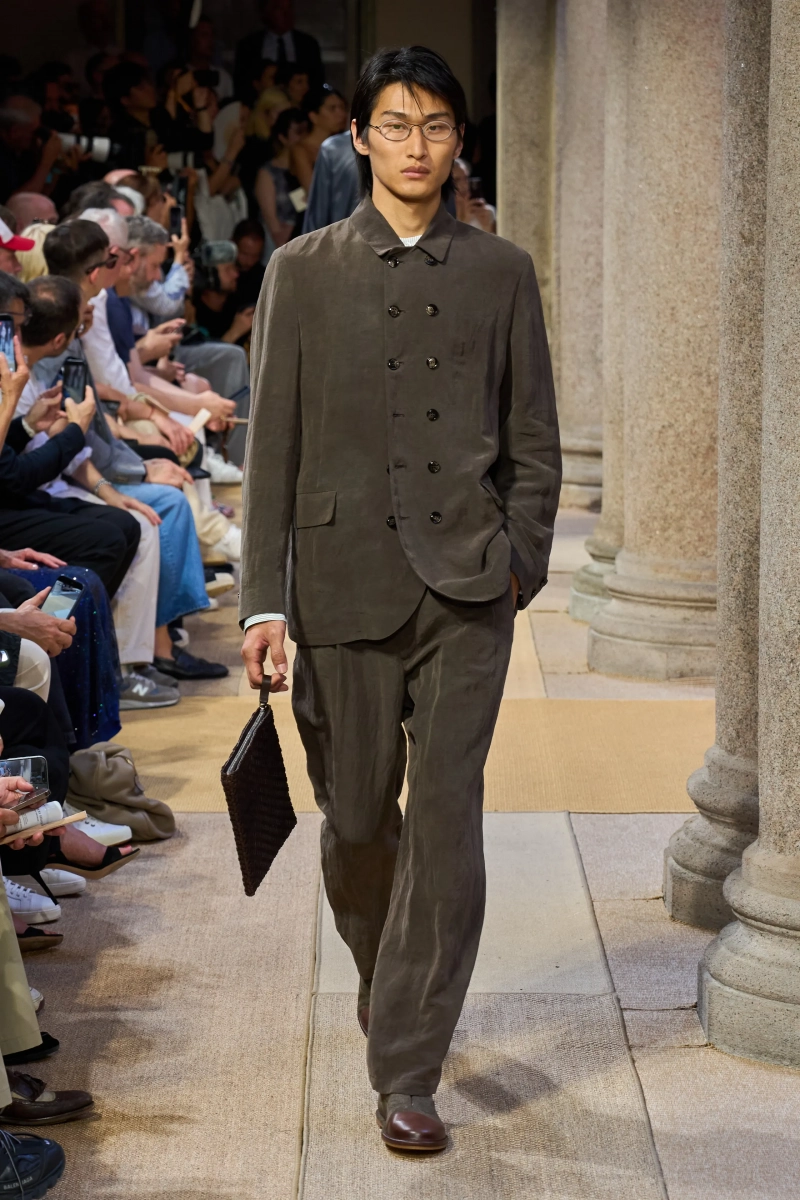 00061-giorgio-armani-spring-2027-menswear-credit-gorunway.webp