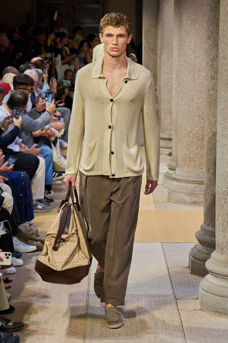 00034-giorgio-armani-spring-2027-menswear-credit-gorunway.webp