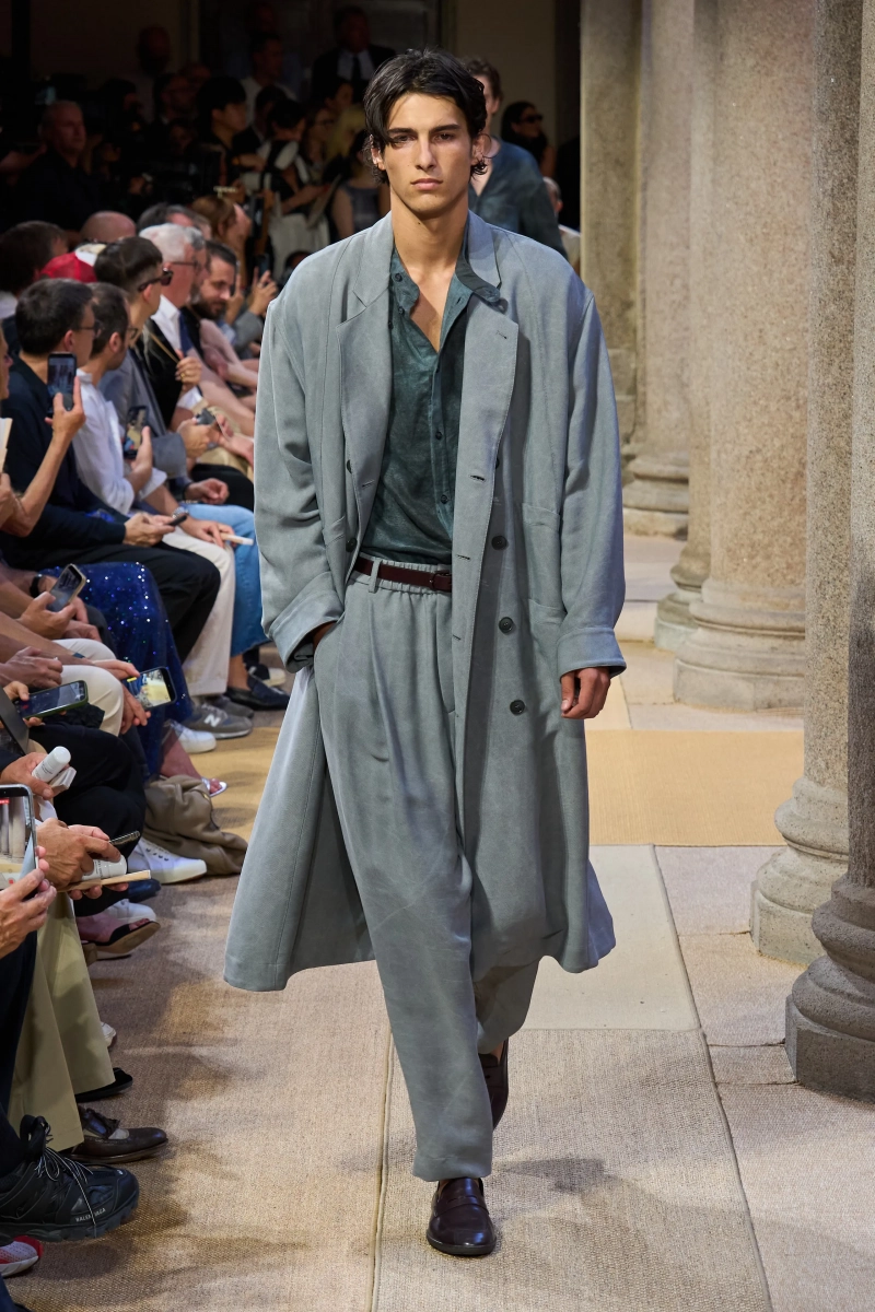 00102-giorgio-armani-spring-2027-menswear-credit-gorunway.webp