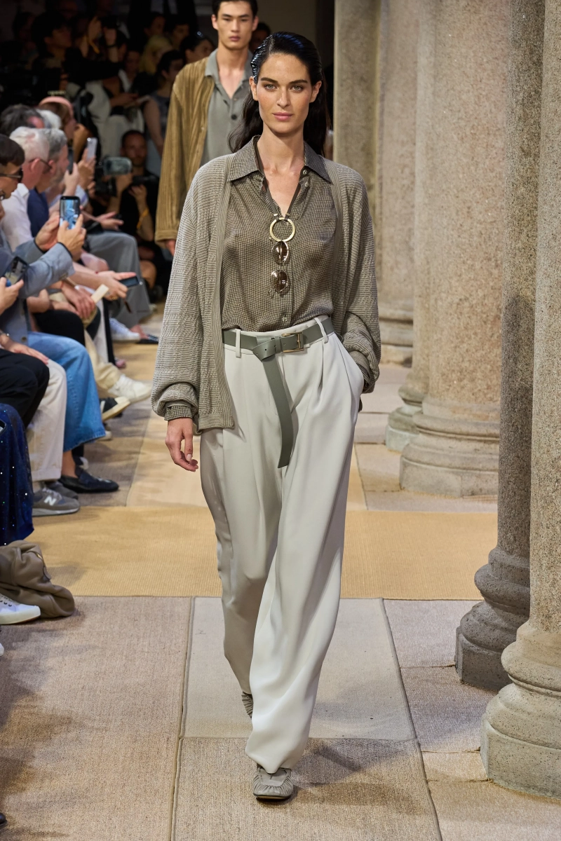 00012-giorgio-armani-resort-2027-credit-gorunway.webp