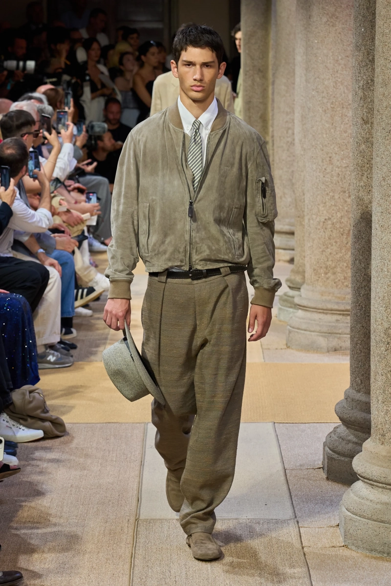 00010-giorgio-armani-spring-2027-menswear-credit-gorunway.webp
