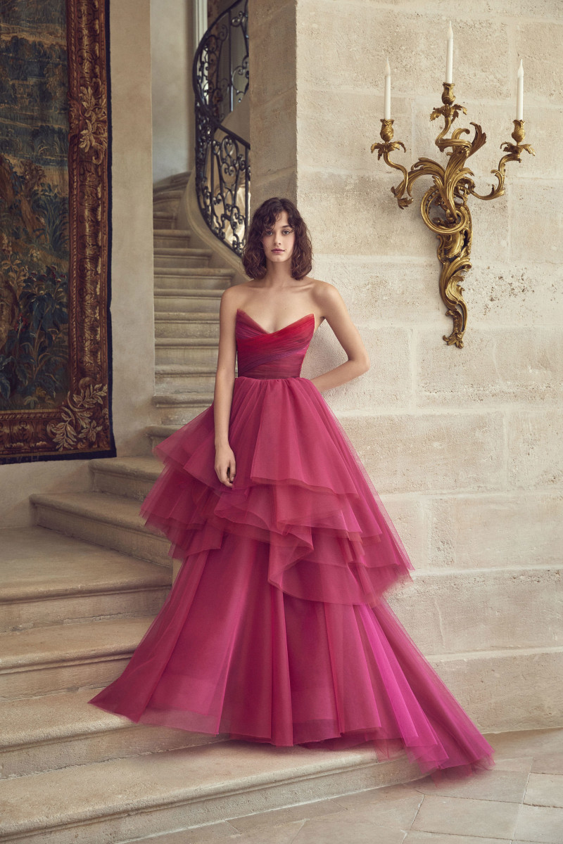 015-Spring-2019-Monique-Lhuillier.jpg
