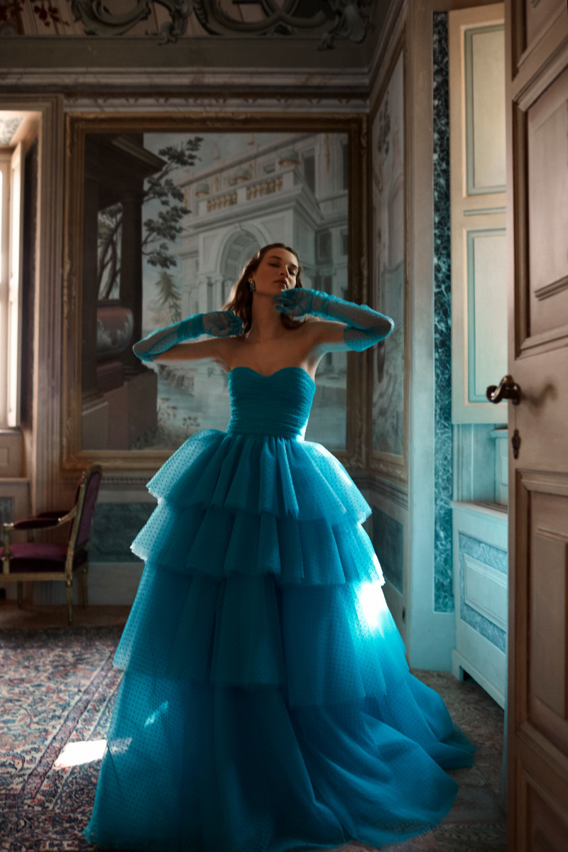 00010-Monique-Lhuillier-Spring-20.jpg