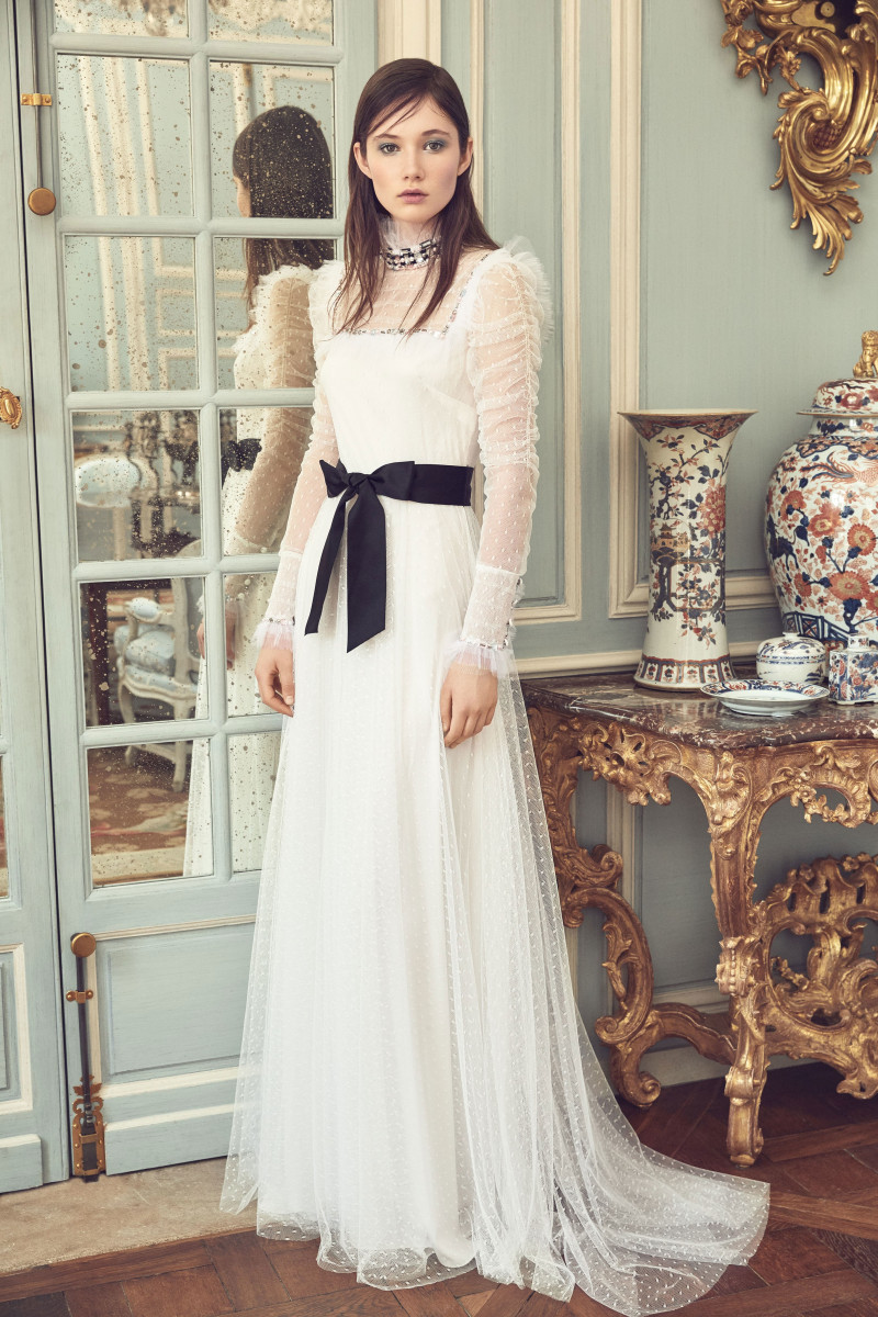 0011-Spring-2019-Monique-Lhuillier.jpg