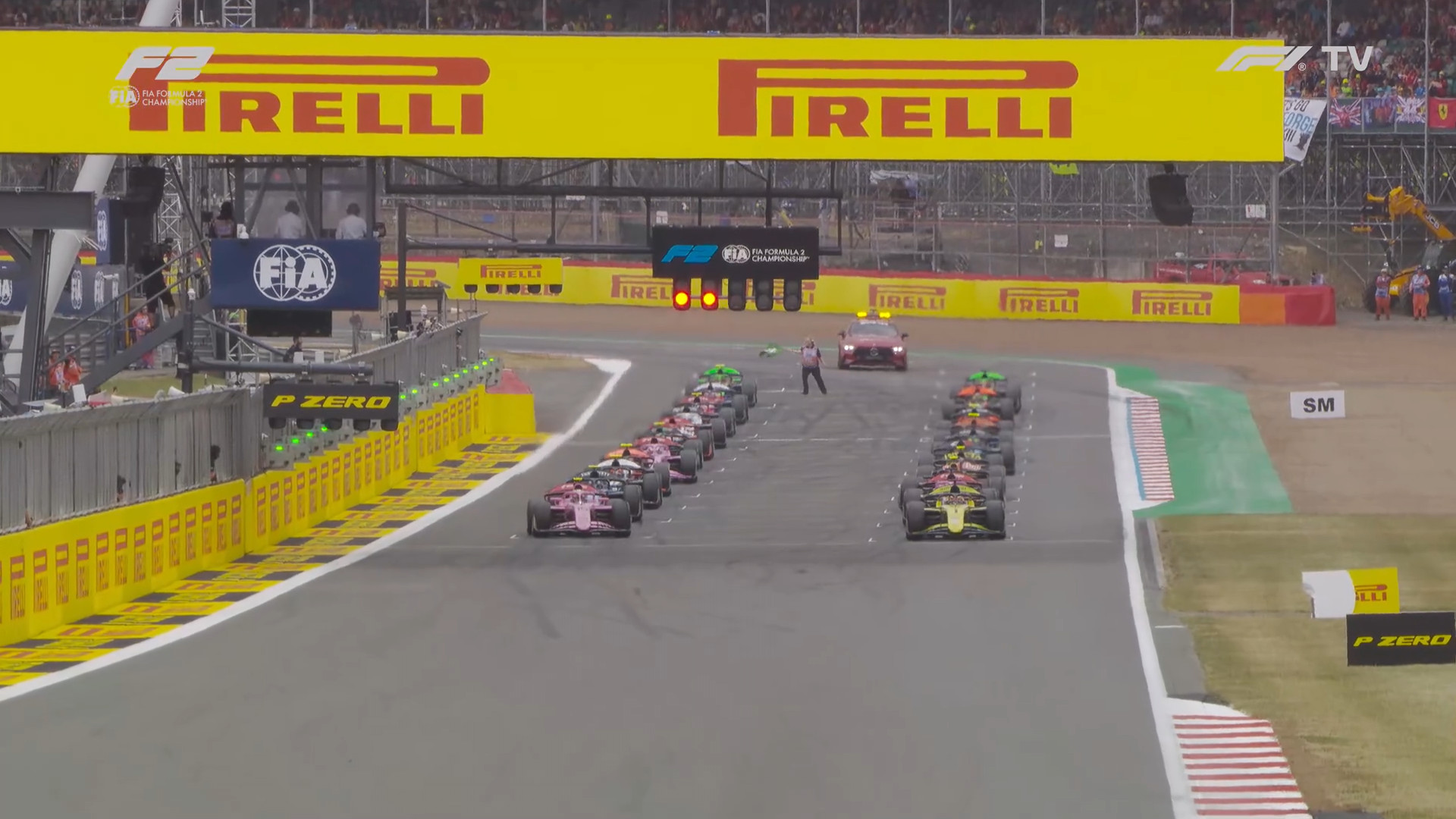 cap_02.Formula2.R07.British.Race.Two.F1TV.1080p.rus_00_08_42_08.jpg