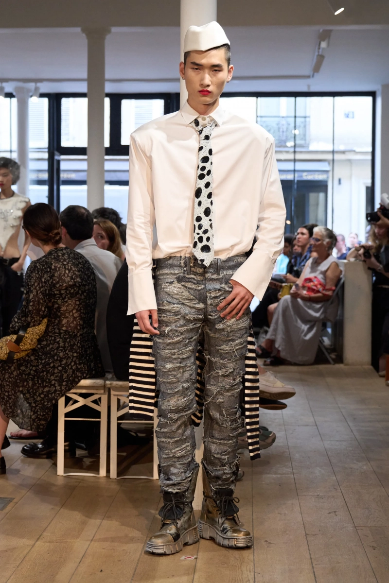 00020-ronald-van-der-kemp-fall-2026-couture-credit-gorunway.webp