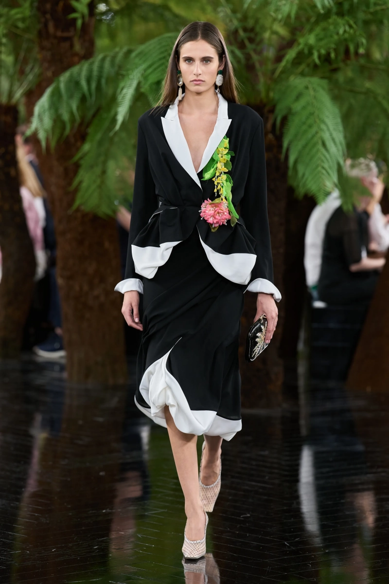 00056-christian-dior-fall-2026-couture-credit-gorunway.webp
