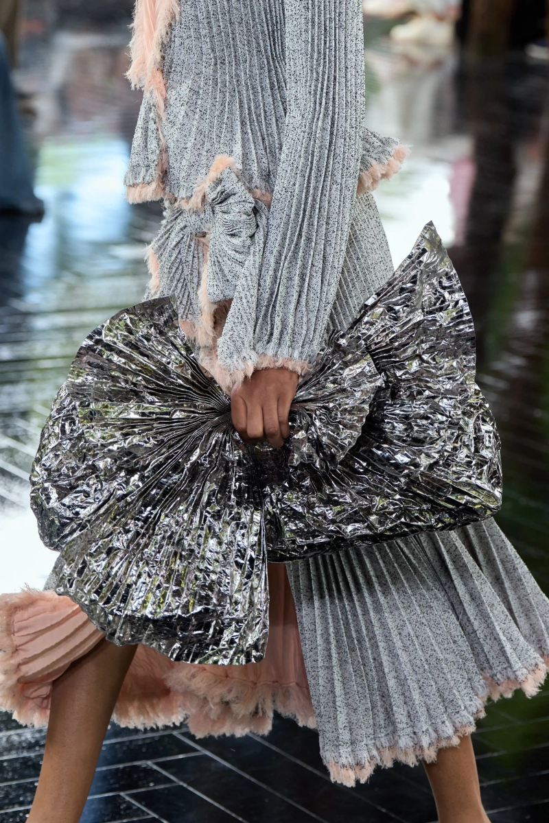 00040-christian-dior-fall-2026-couture-details-credit-gorunway.webp