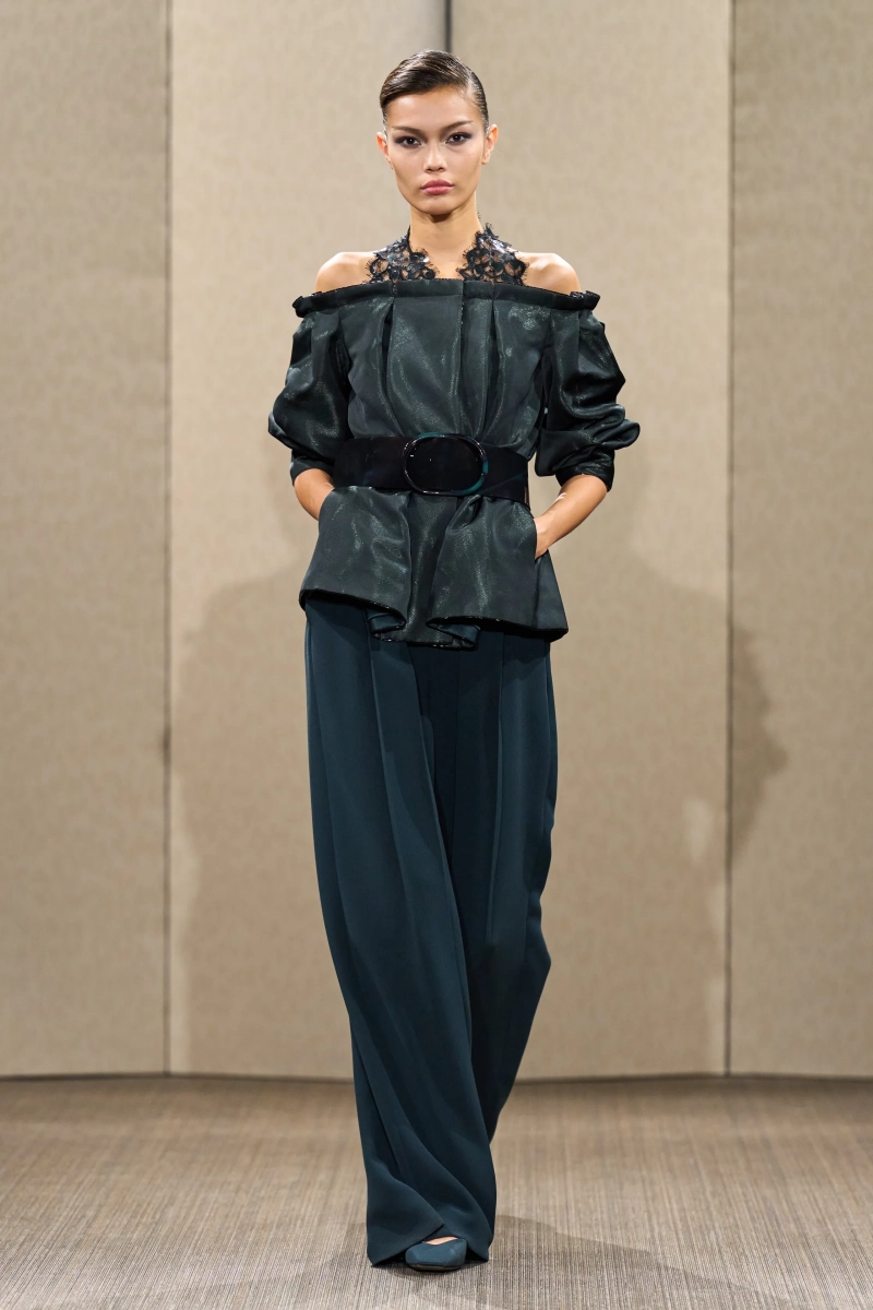 00003-armani-prive-fall-2026-couture-credit-gorunway.webp
