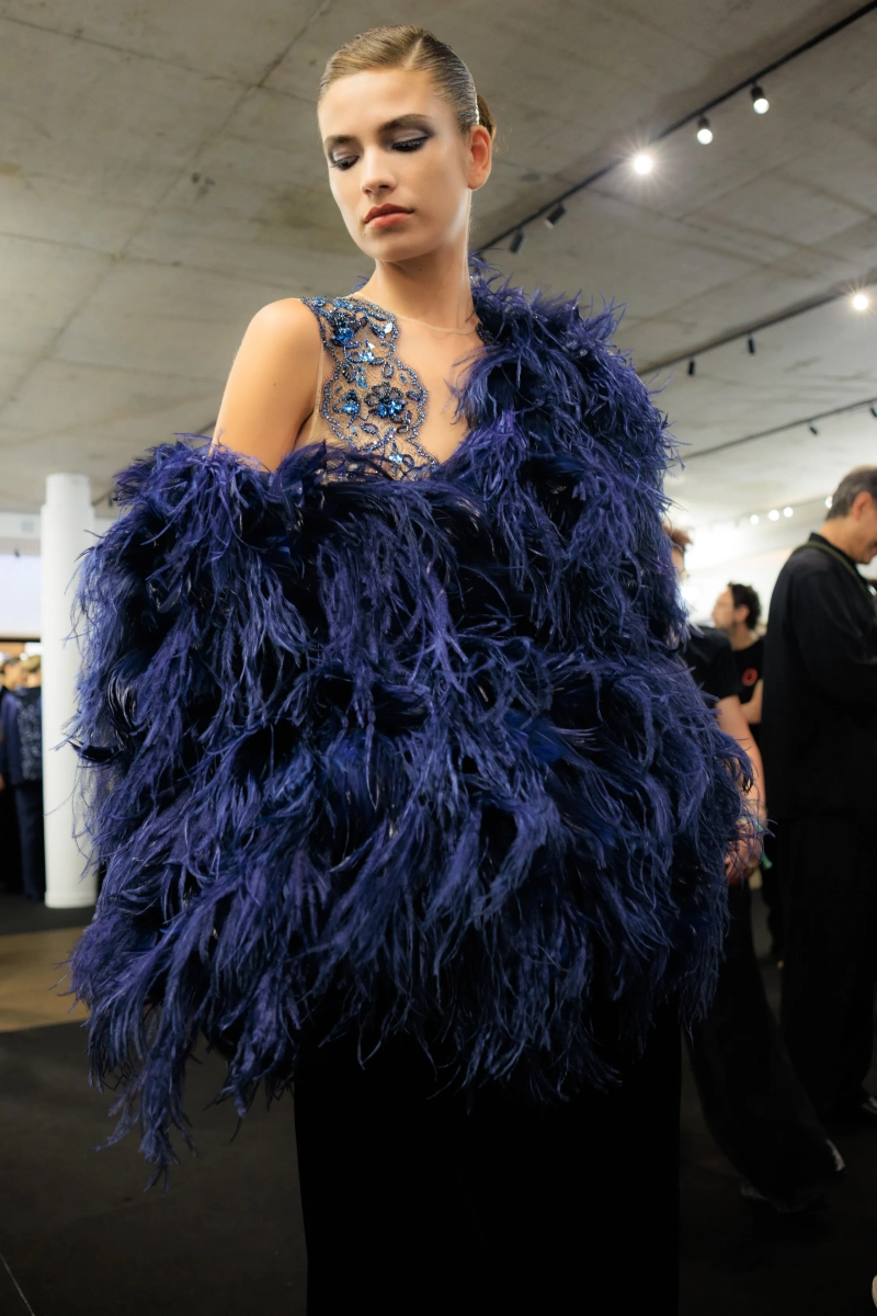 ARMANIPRIVE_PARISCOUTUREFW26_BACKSTAGE_ACIELLE_03.webp