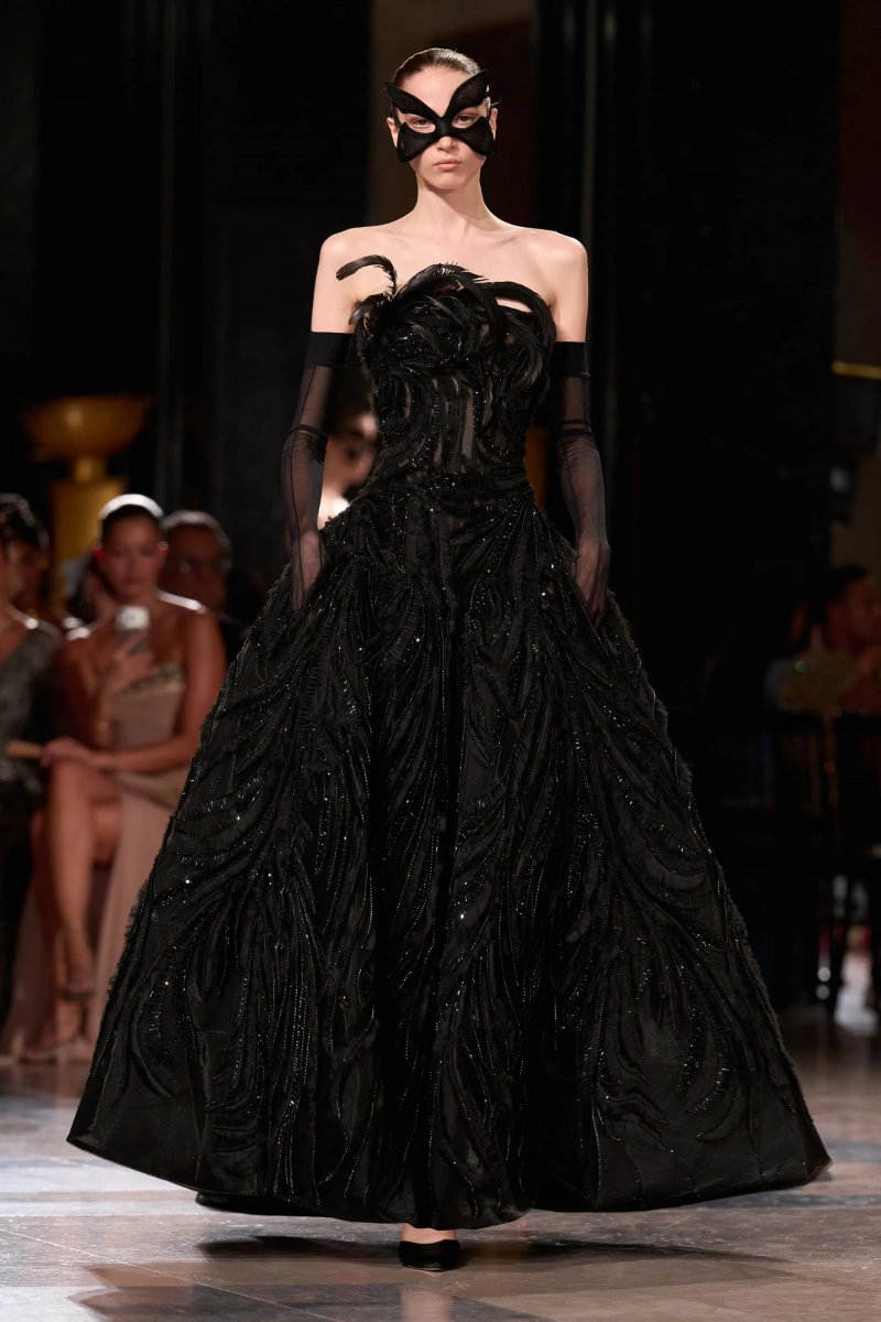 00001-elie-saab-fall-2026-couture-credit-gorunway.webp