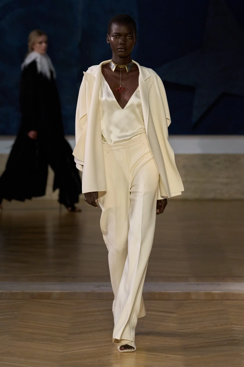 00010-fendi-fall-2026-couture-credit-gorunway.webp
