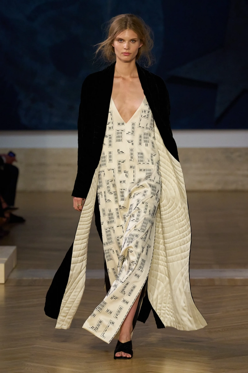 00003-fendi-fall-2026-couture-credit-gorunway.webp