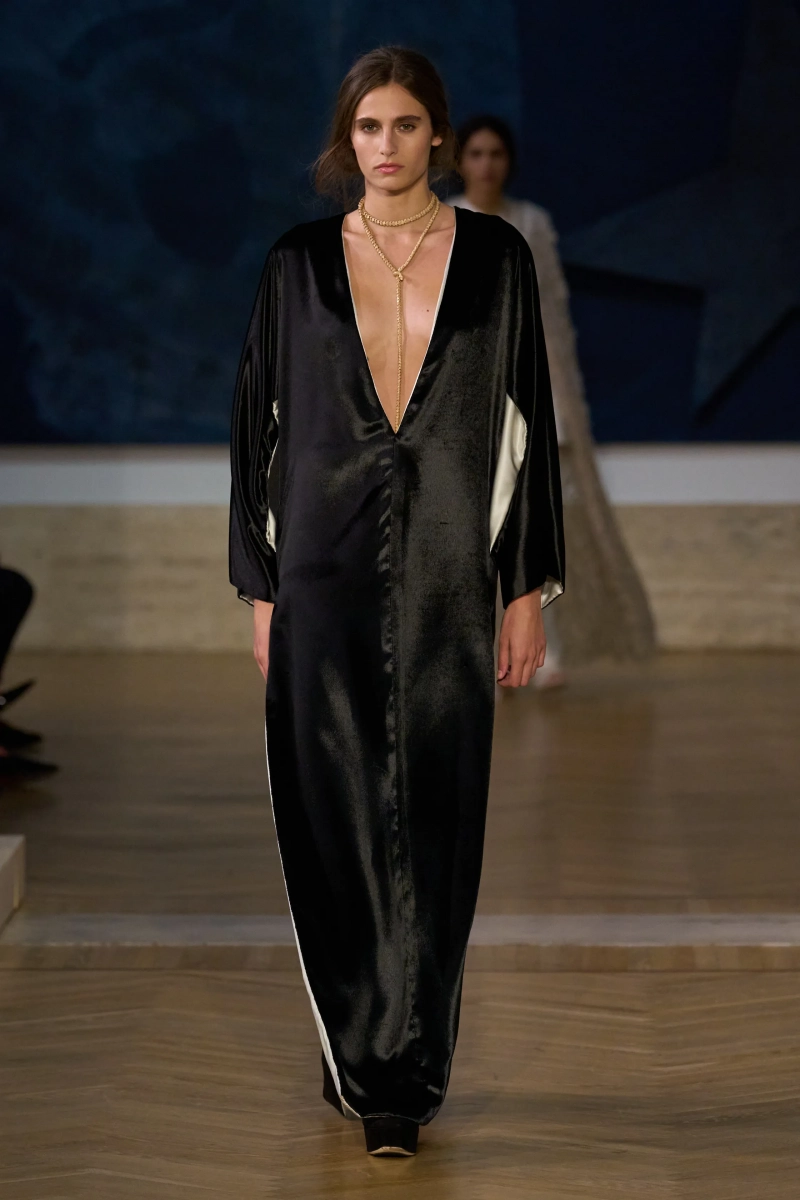 00043-fendi-fall-2026-couture-credit-gorunway.webp