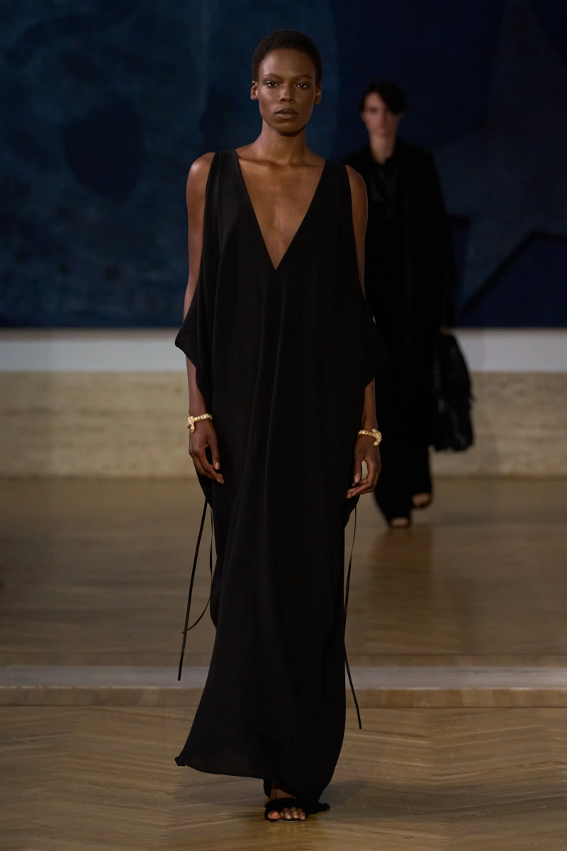 00036-fendi-fall-2026-couture-credit-gorunway.webp