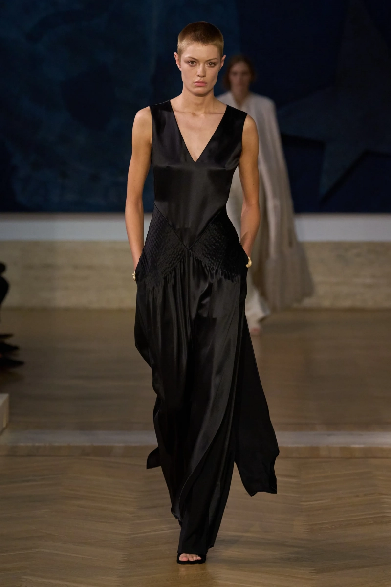 00052-fendi-fall-2026-couture-credit-gorunway.webp