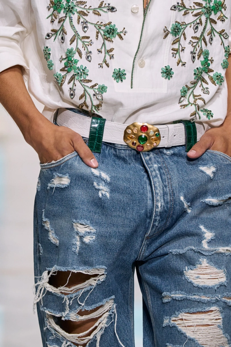 00185-dolce-and-gabbana-spring-2027-menswear-details-credit-gorunway.webp
