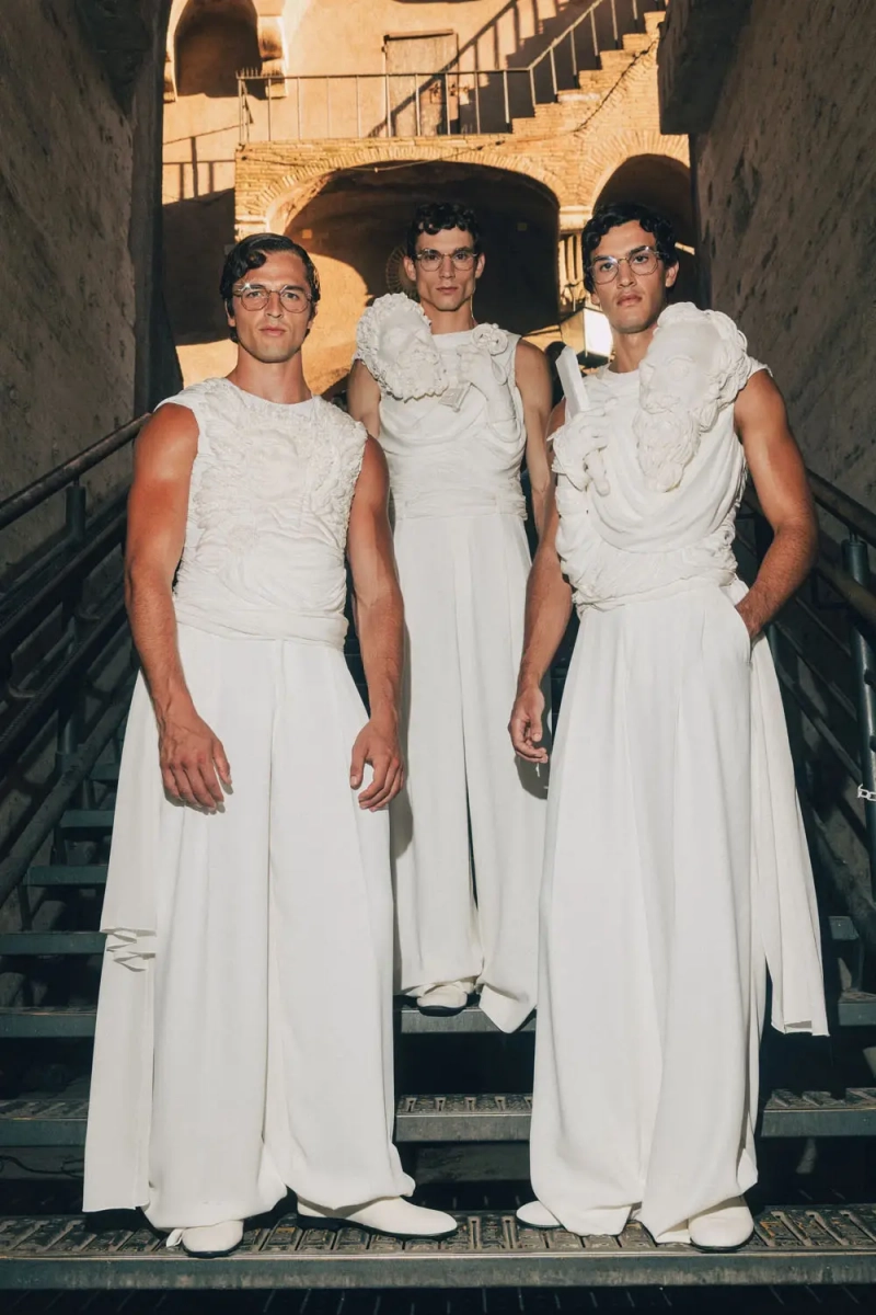 Dolce-Gabbana-Alta-Sartoria-2025-Rome-Backstage-Runway-Magazine-2.webp