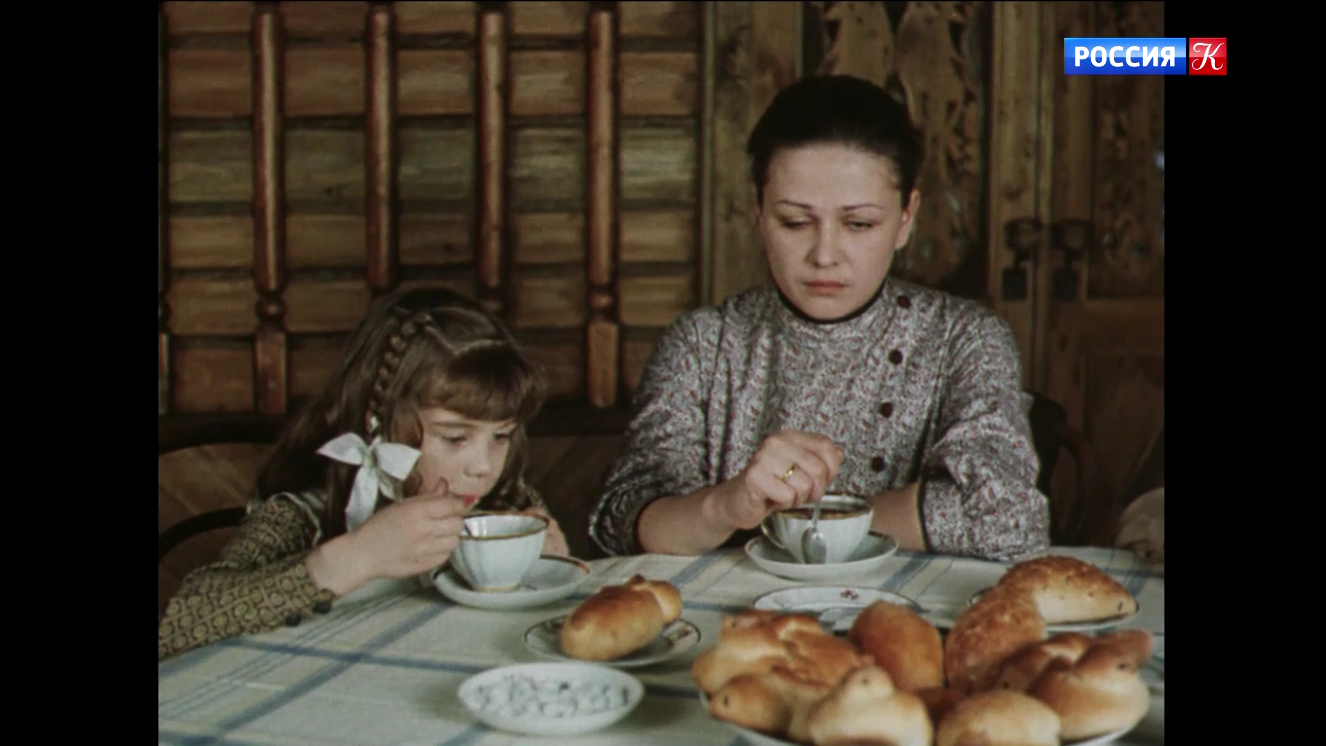 003_РАННЕЕ_РАННЕЕ_УТРО_1983_1080p_HDTV_РОССИЯ_К_HD_by_galebcev (09).png