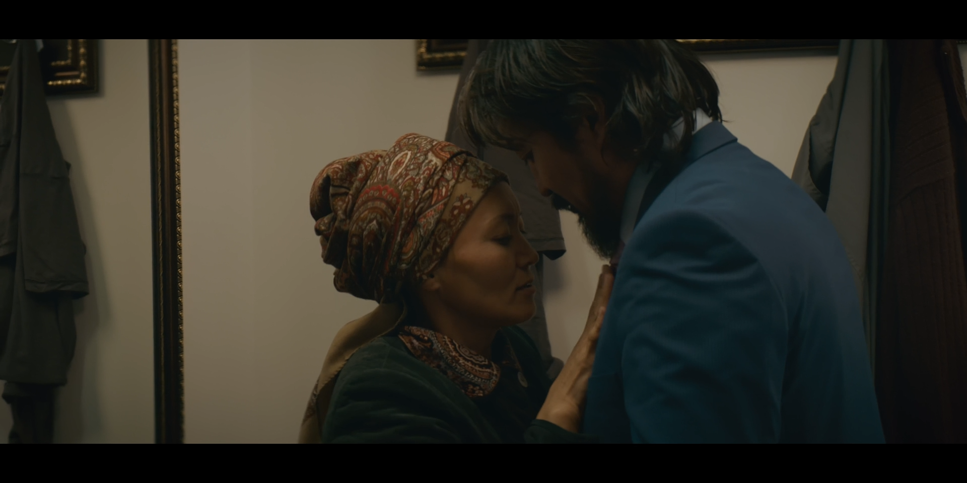 Suleiman.Mountain.2017.WEB-DL.1080p.mkv_snapshot_00.32.40.351.png