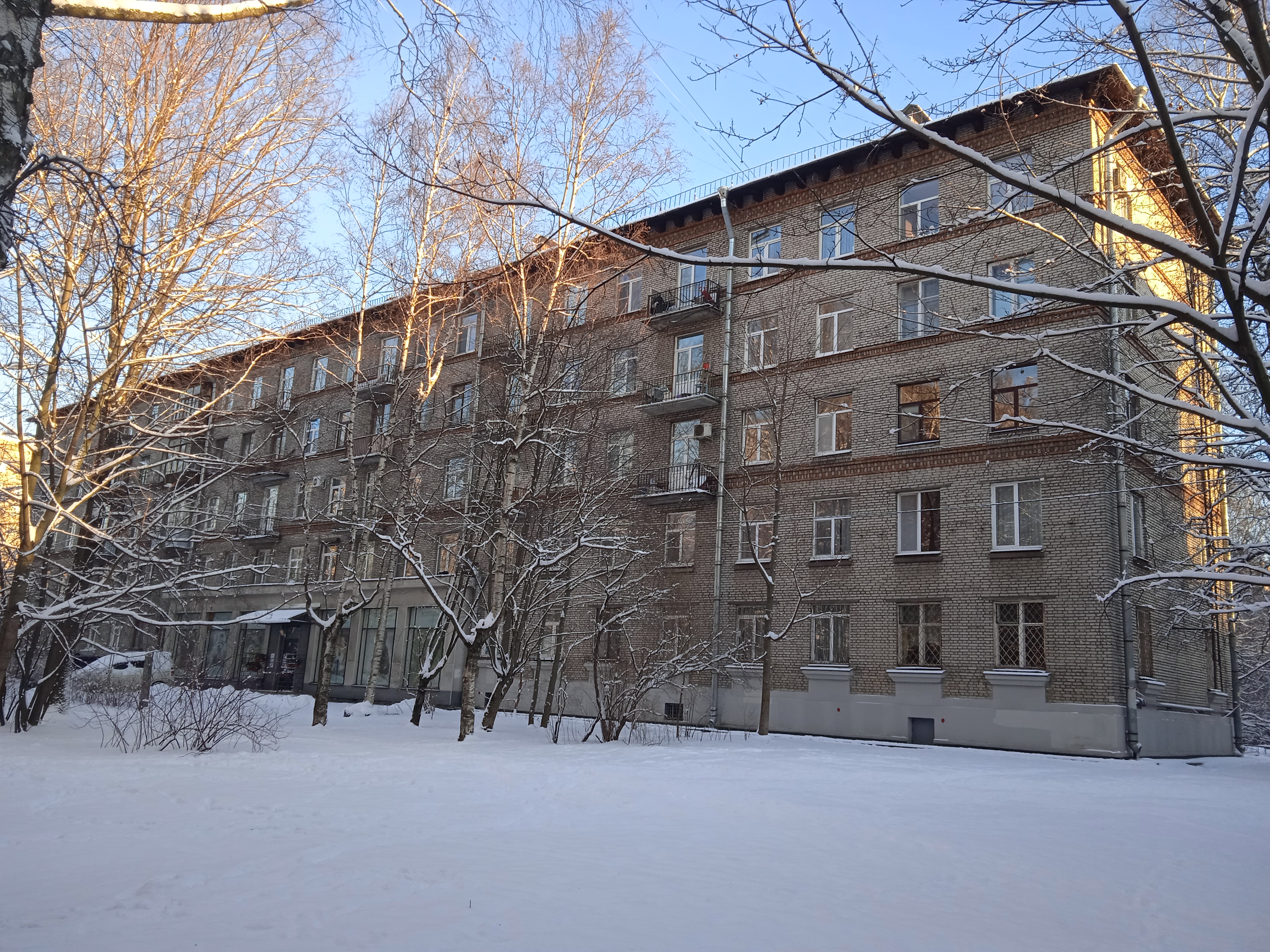 2-й Муринский 15.JPG