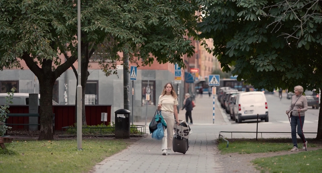 Год, когда я начала мастурбировать.2022.BDRip AVC msltel.mkv_snapshot_00.23.58.747.jpg