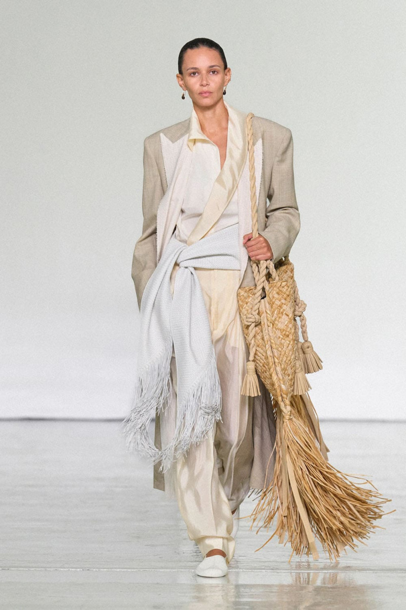 Bottega-Veneta-Spring-Summer-2027-Runway-Magazine-4.jpg
