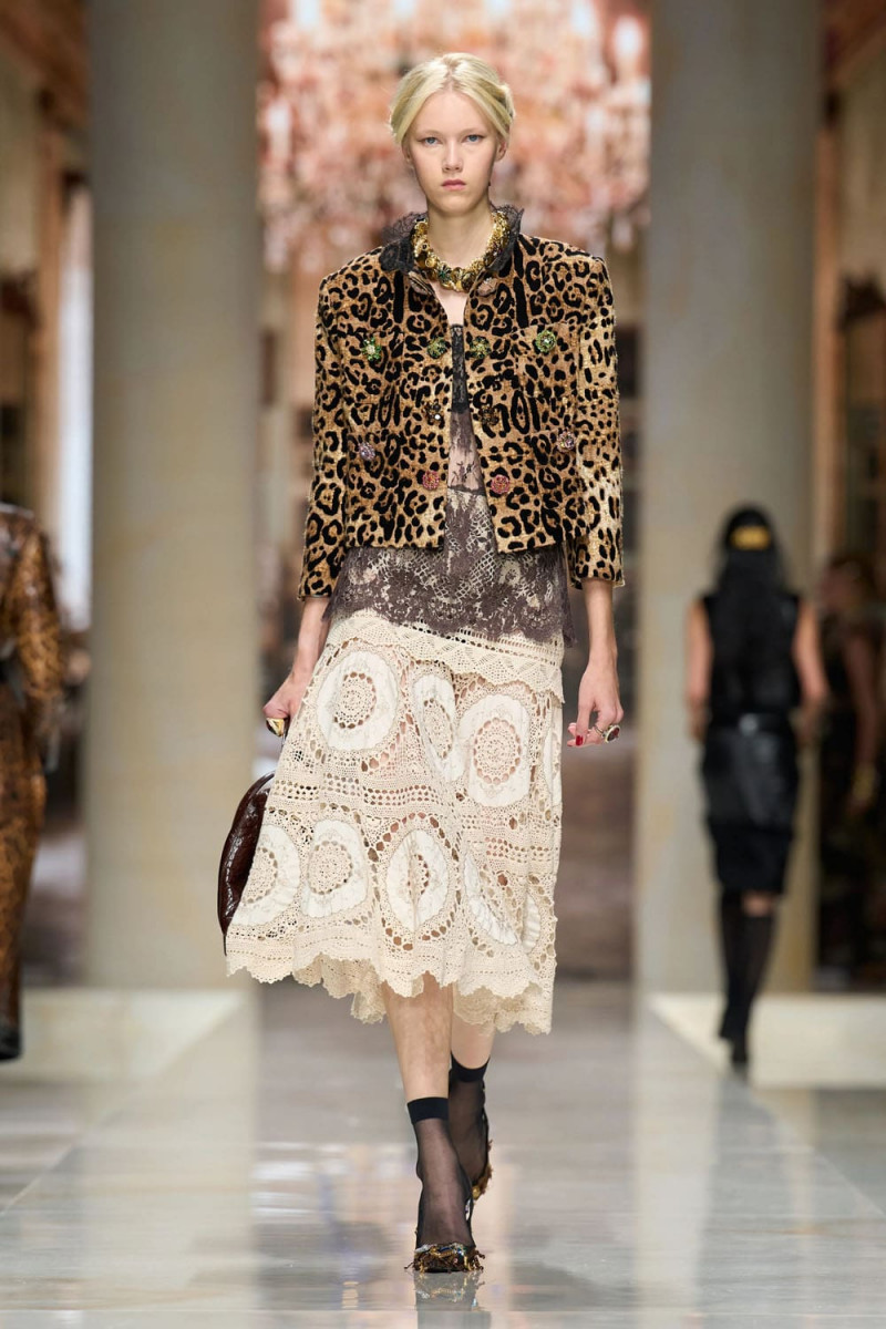Dolce-Gabbana-Spring-Summer-2027-Runway-Magazine-8.jpg