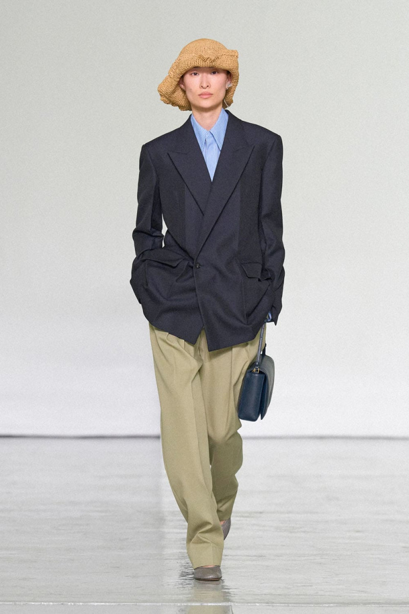 Bottega-Veneta-Spring-Summer-2027-Runway-Magazine-10.jpg