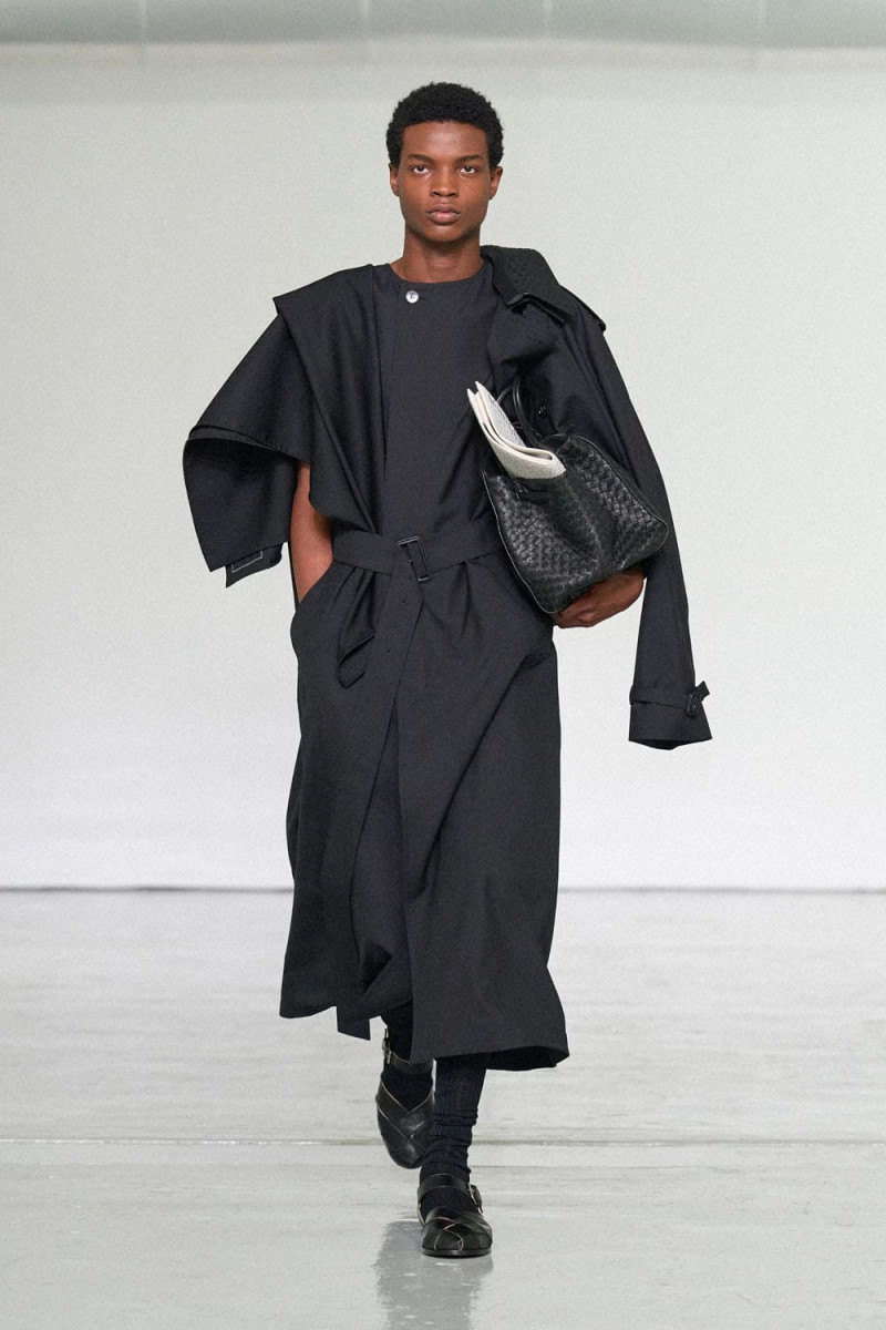 Bottega-Veneta-Spring-Summer-2027-Runway-Magazine-8.jpg