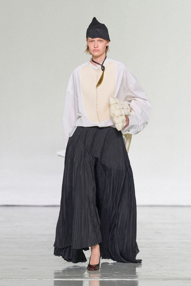 Bottega-Veneta-Spring-Summer-2027-Runway-Magazine-61.jpg